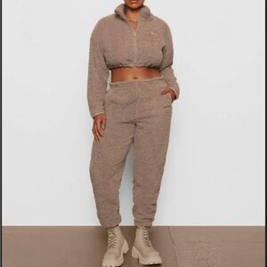 Skims | Teddy Sherpa Joggers | Medium | NWT
